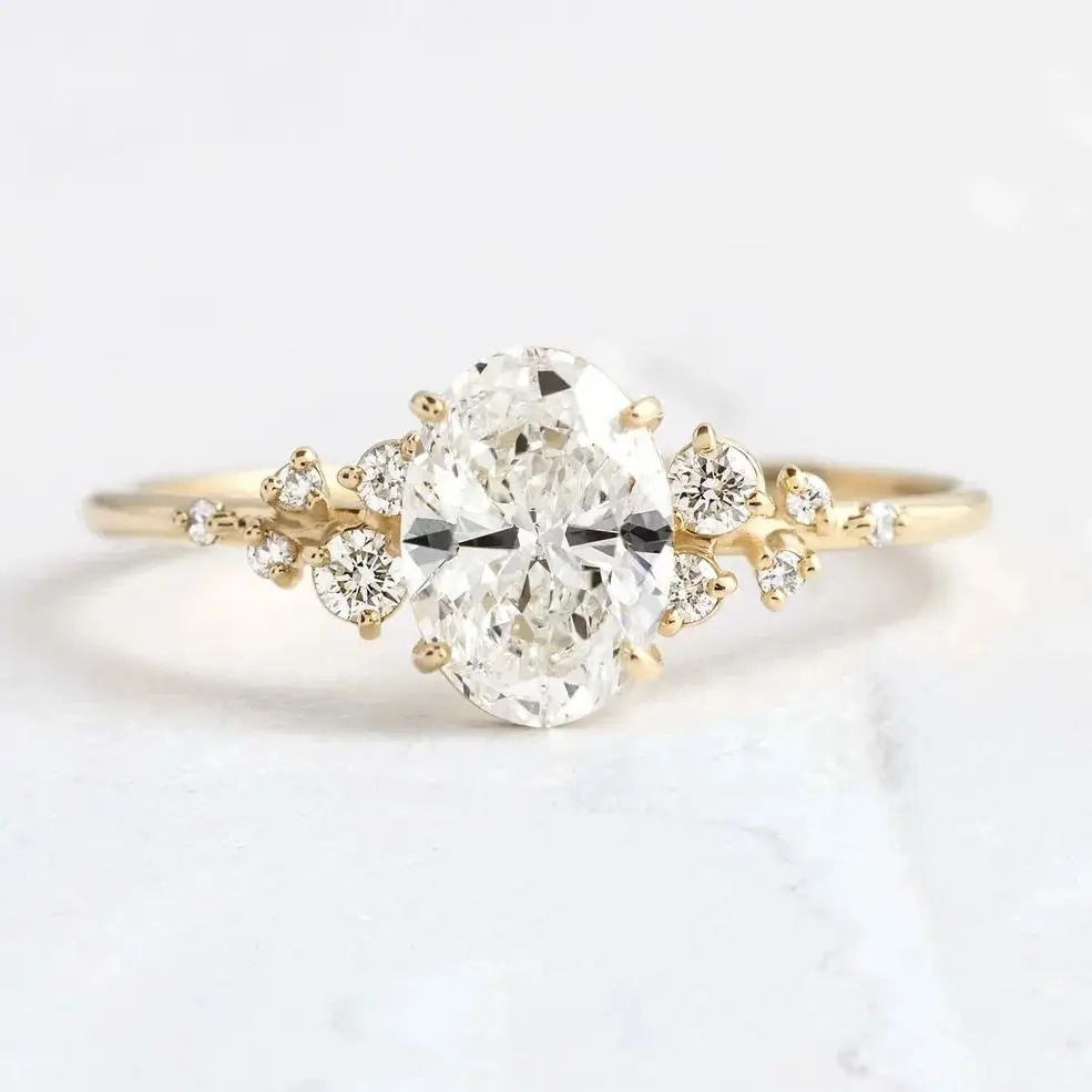 Sterling Silver Egg-Shaped Zirconia Sparkling Star Ring