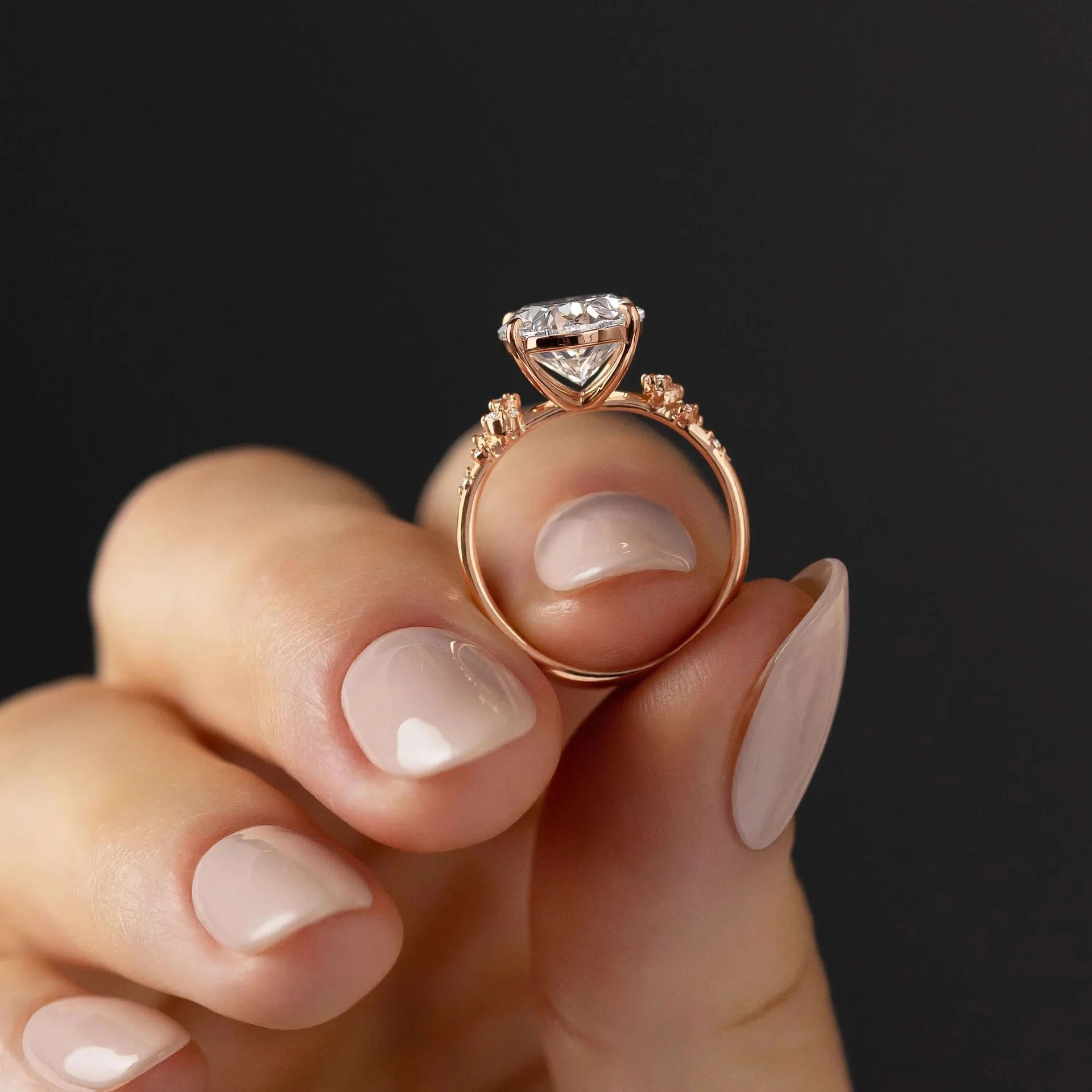 Sterling Silver Egg-Shaped Zirconia Sparkling Star Ring - Image 3
