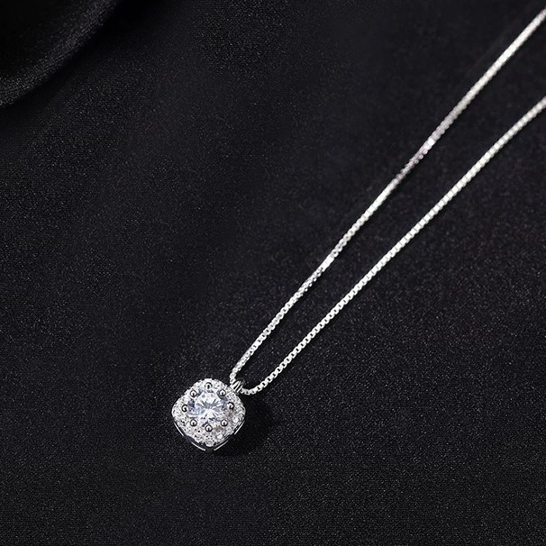Geometric Small Sugar Cube Hanging Clavicle Necklace - Image 5
